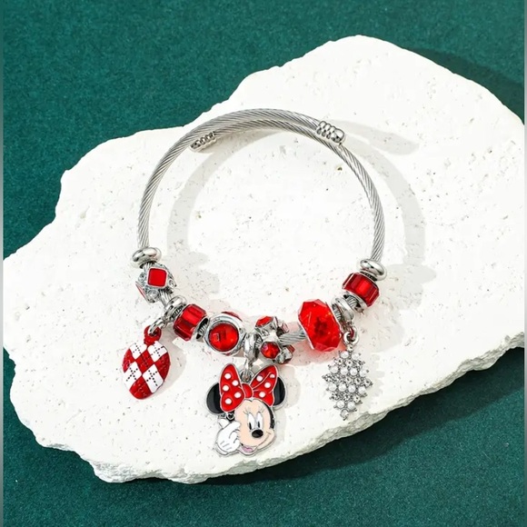 (New in package) Silver and Red Minnie Mouse Charm Bracelet - Picture 3 of 5